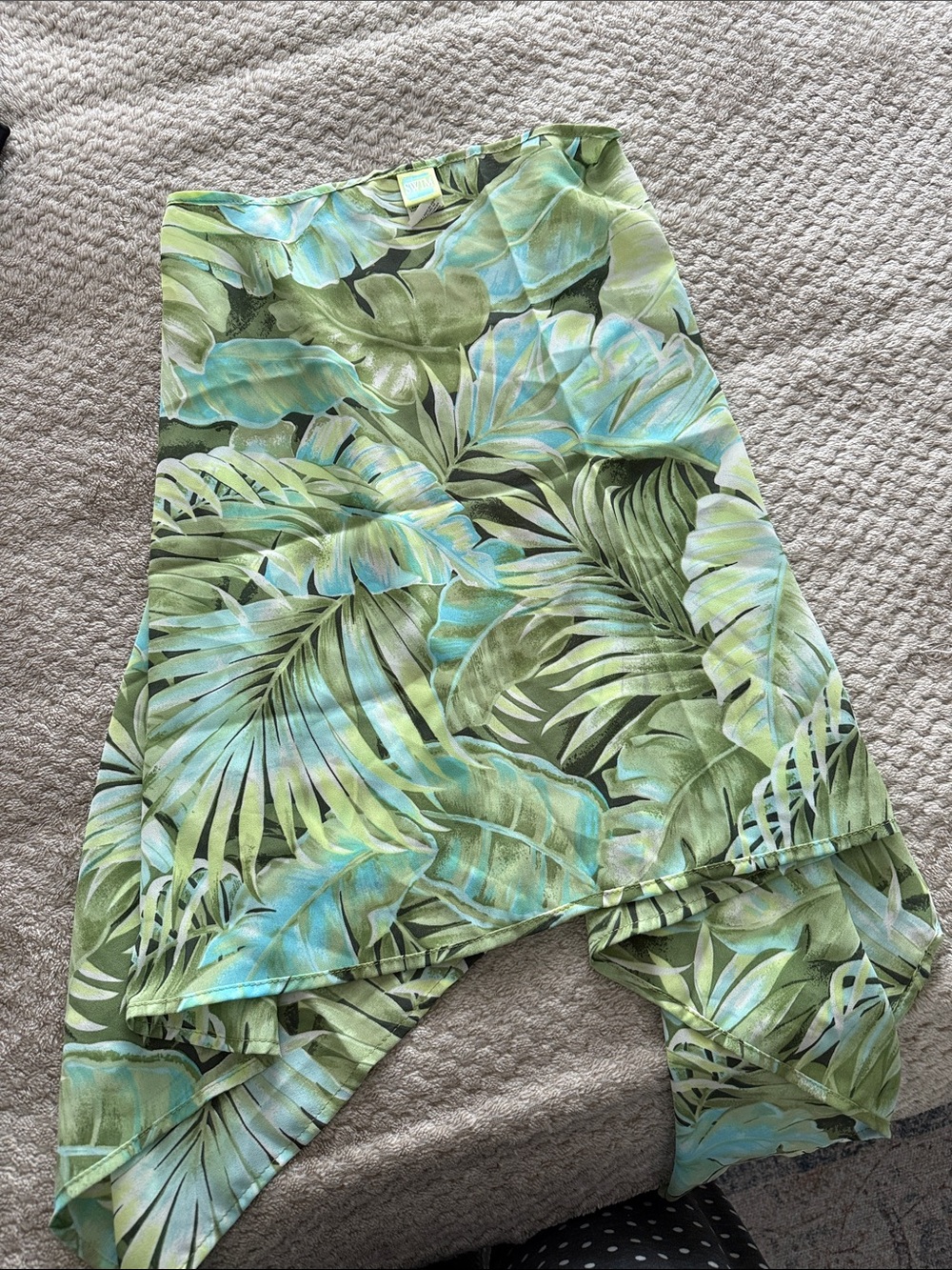 Tropical swimsuit sarong Leaf Print  in Green and Aqua - Picture 3 of 3